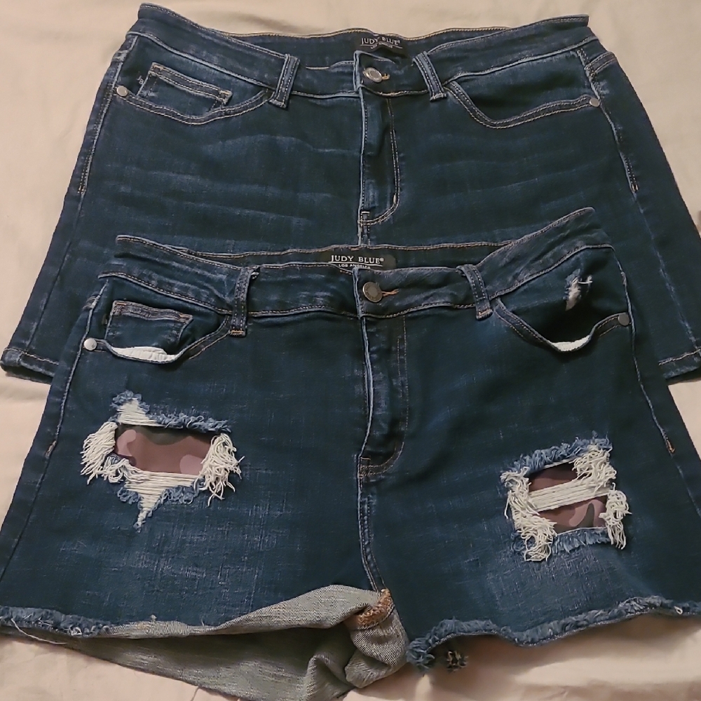 Judy Blue Dark Wash Distressed Shorts